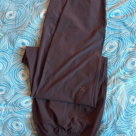 Lululemon Men's Athletic Lightweight Pants Size L Inseam 30" EUC - Picture 1 of 3